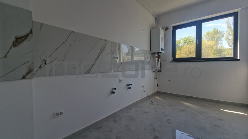 Metrou Pacii, 2 camere cu gradina de 150 mp,  comision 0%.