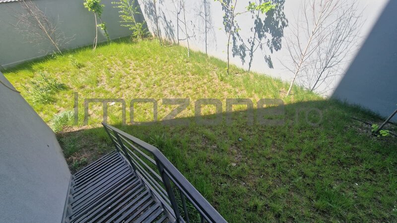 Metrou Pacii, 2 camere cu gradina de 150 mp,  comision 0%.